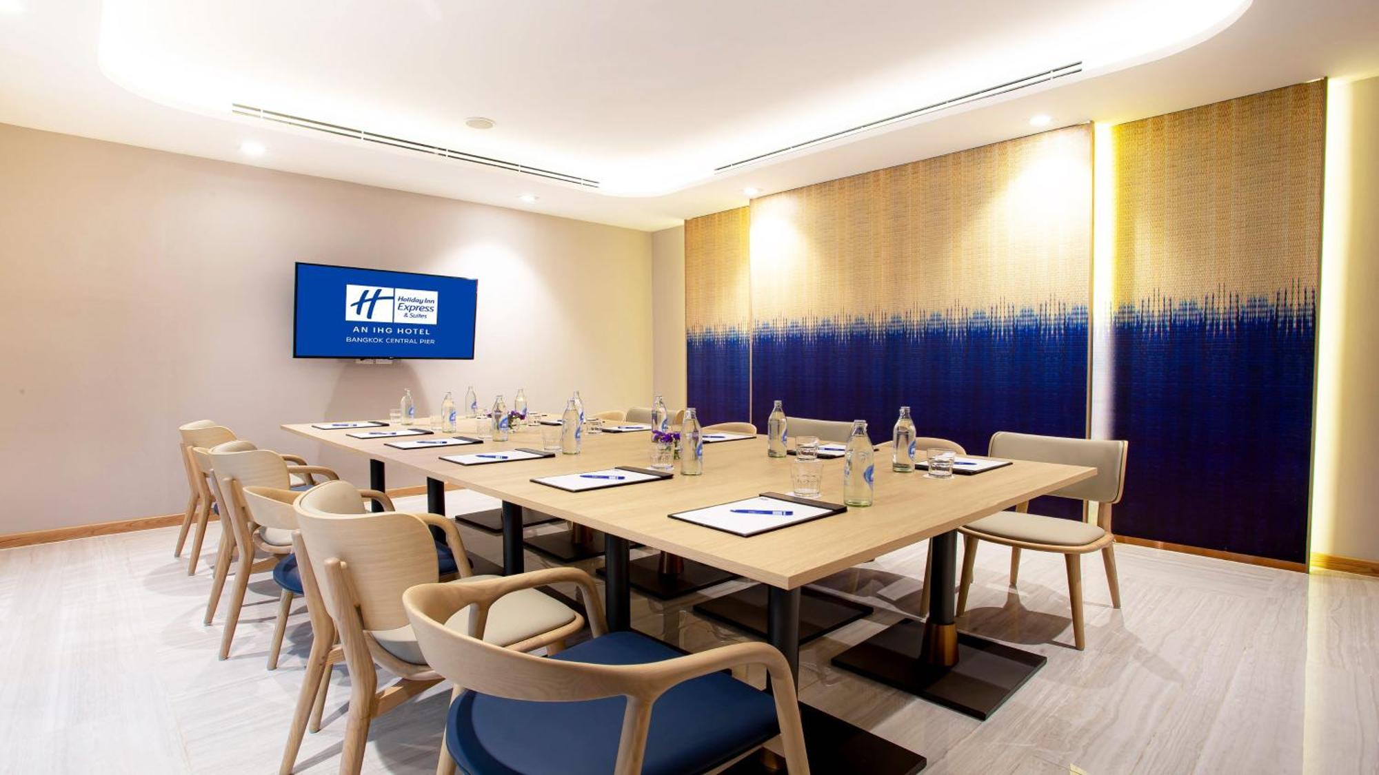Holiday Inn Express & Suites Bangkok Central Pier By Ihg Экстерьер фото